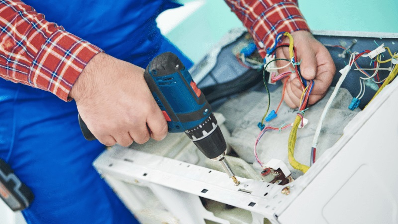 Kula Whirlpool Whirlpool çamaşır makinesi kart tamiri – Su almama arızası orijinal parça ile giderildi. - Teknik servis örneği